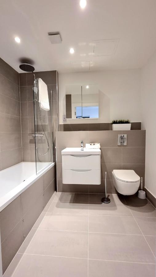 Roomspace Serviced Apartments - Kew Bridge Court ロンドン エクステリア 写真