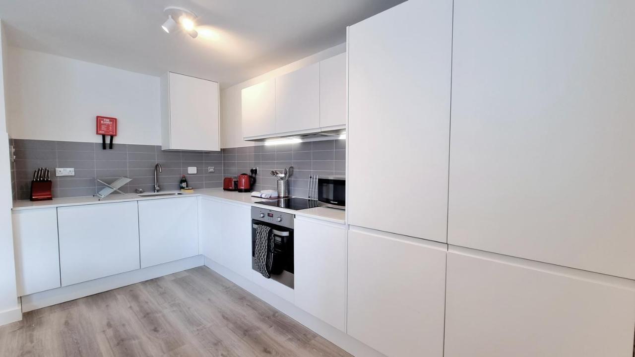 Roomspace Serviced Apartments - Kew Bridge Court ロンドン エクステリア 写真